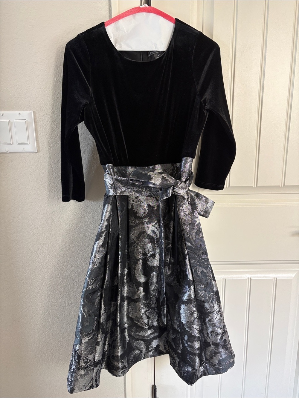 Jessica Howard Black Velvet Bodice with Silver Jacquard Skirt Midi Dress